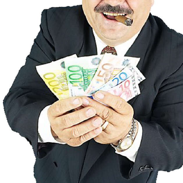 Mann hält ein Bündel Geldscheine in seinen Händen